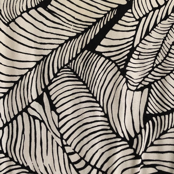 Loft Black Sheath Dress with White Leaf Detail 🖤 - Picture 4 of 5